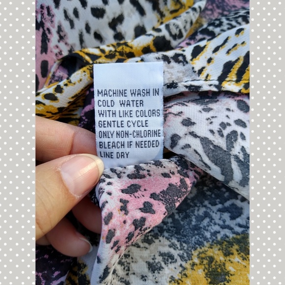 ALI & KRIS sheer leopard blouse with zip pocket - Picture 6 of 6